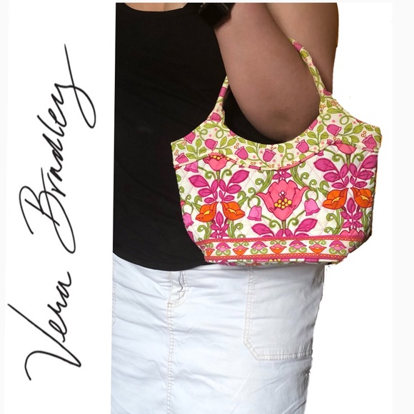 Vera Bradley Handbags - ✔️SOLD✔️Vera Bradley Retired Lilli bell pink